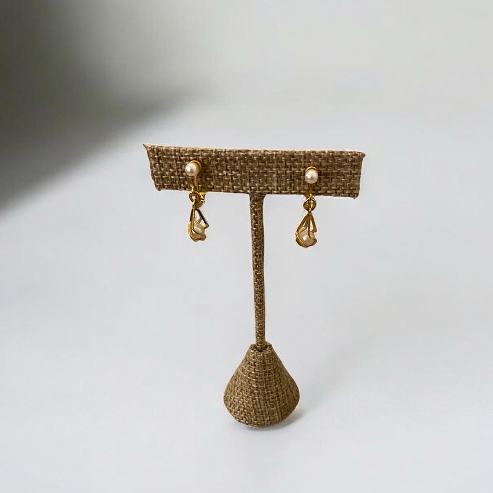 Vintage Pearl & Gold-Tone Lattice Bracelet – Avon SP & Screw Back Pearl Earrings - Picture 15 of 15